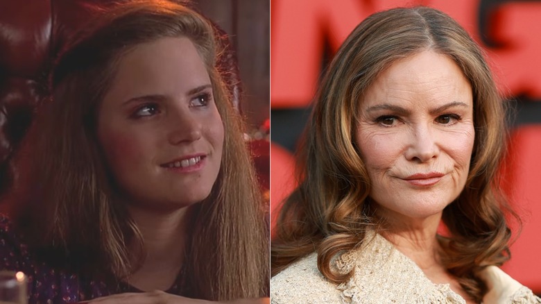 Jennifer Jason Leigh dans le rôle de Stacy Hamilton à gauche dans le film Fast Times at Ridgemont High, et à droite assistant à la première de Netflix à Los Angeles "Quelque chose de très grave va arriver"