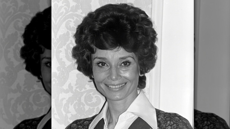 Audrey Hepburn avec une permanente volumineuse dans les années 1970
