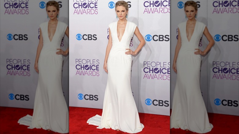 Taylor Swift pose aux People's Choice Awards 2013