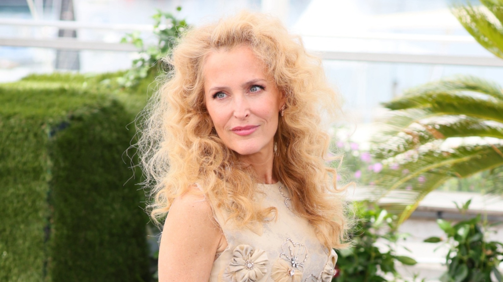 Les plus beaux looks capillaires de Gillian Anderson prouvent qu'elle n'a jamais peur d'essayer quelque chose de nouveau