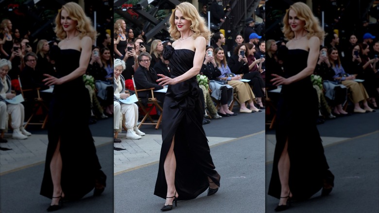 Nicole Kidman défile dans une robe noire en octobre 2025