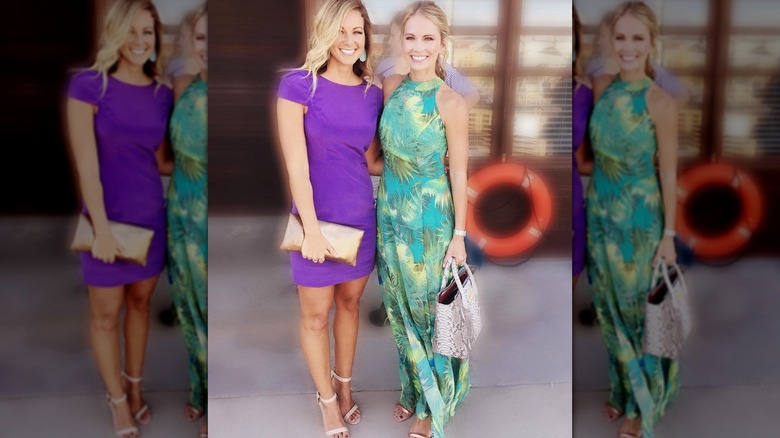 Chelsea Meissner et Cameran Eubanks portent des robes colorées