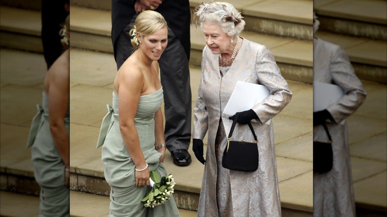 La reine Elizabeth II et Zara Tindall, demoiselle d'honneur au mariage de Peter Phillips avec Autumn Kelly, à la chapelle Saint-Georges du château de Windsor le 17 mai 2008.