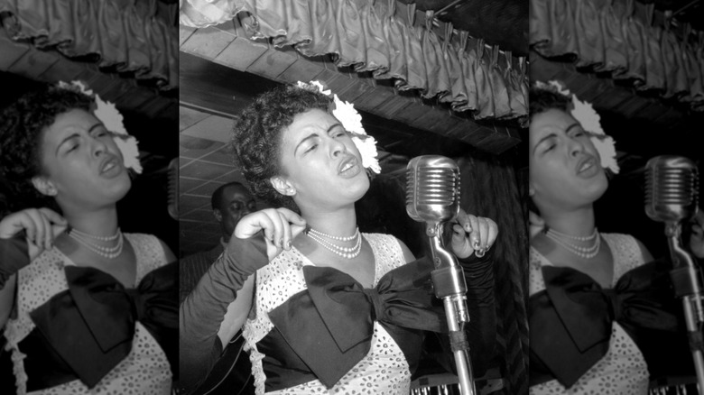 Billie Holiday se produit au Club Downbeat à New York, février 1947