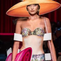 Existe-t-il un moyen de bien « s’habiller » sur la plage ? Les tendances proposent 6 formules infaillibles aussi confortables qu'élégantes