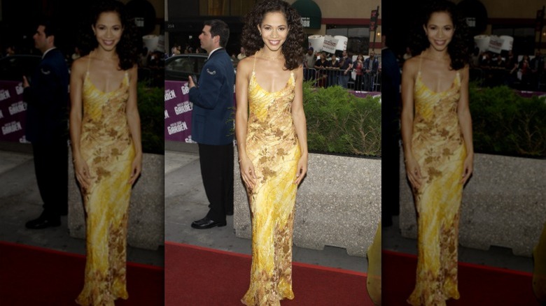 Sherri Saum pose aux Daytime Emmy Awards 2002