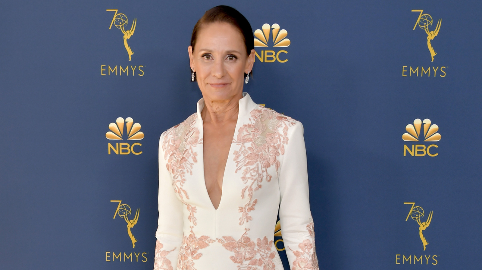 La robe des Emmys 2018 de Laurie Metcalf reste l'un de ses looks les plus chics