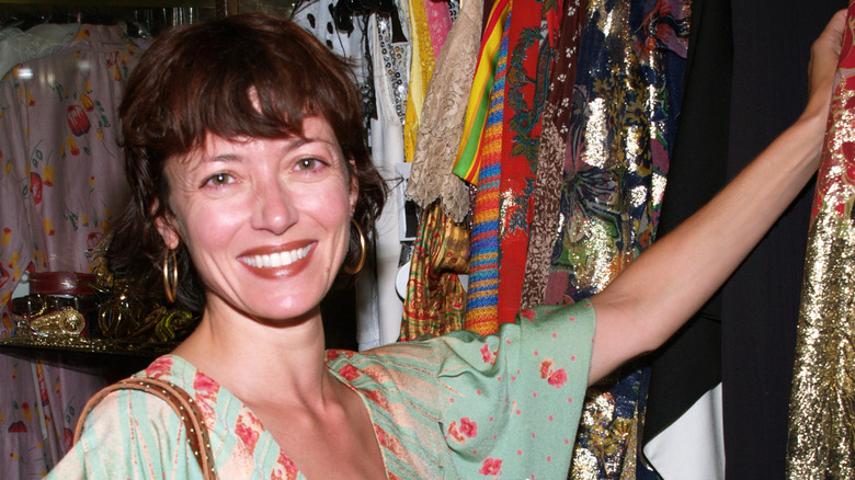 Mia Sara fait du shopping en 2006