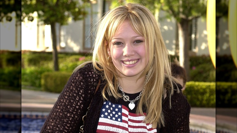 Hilary Duff posant en 2001