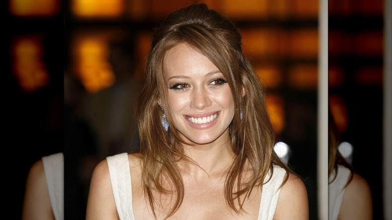 Hilary Duff sourit en 2006