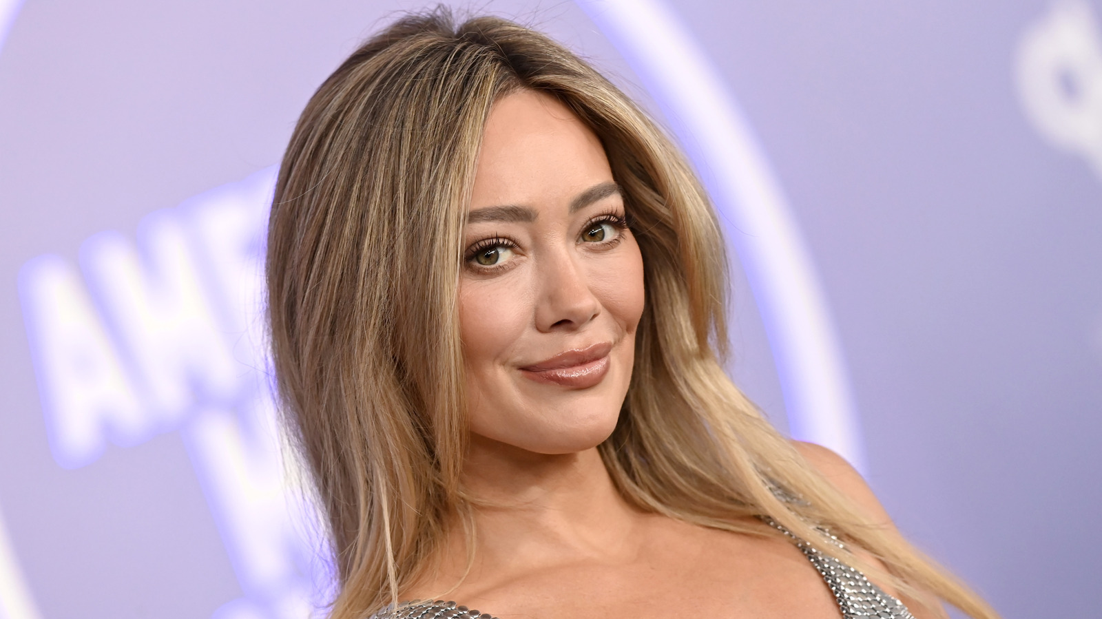 L'évolution de la couleur des cheveux d'Hilary Duff prouve qu'elle peut réaliser n'importe quel look