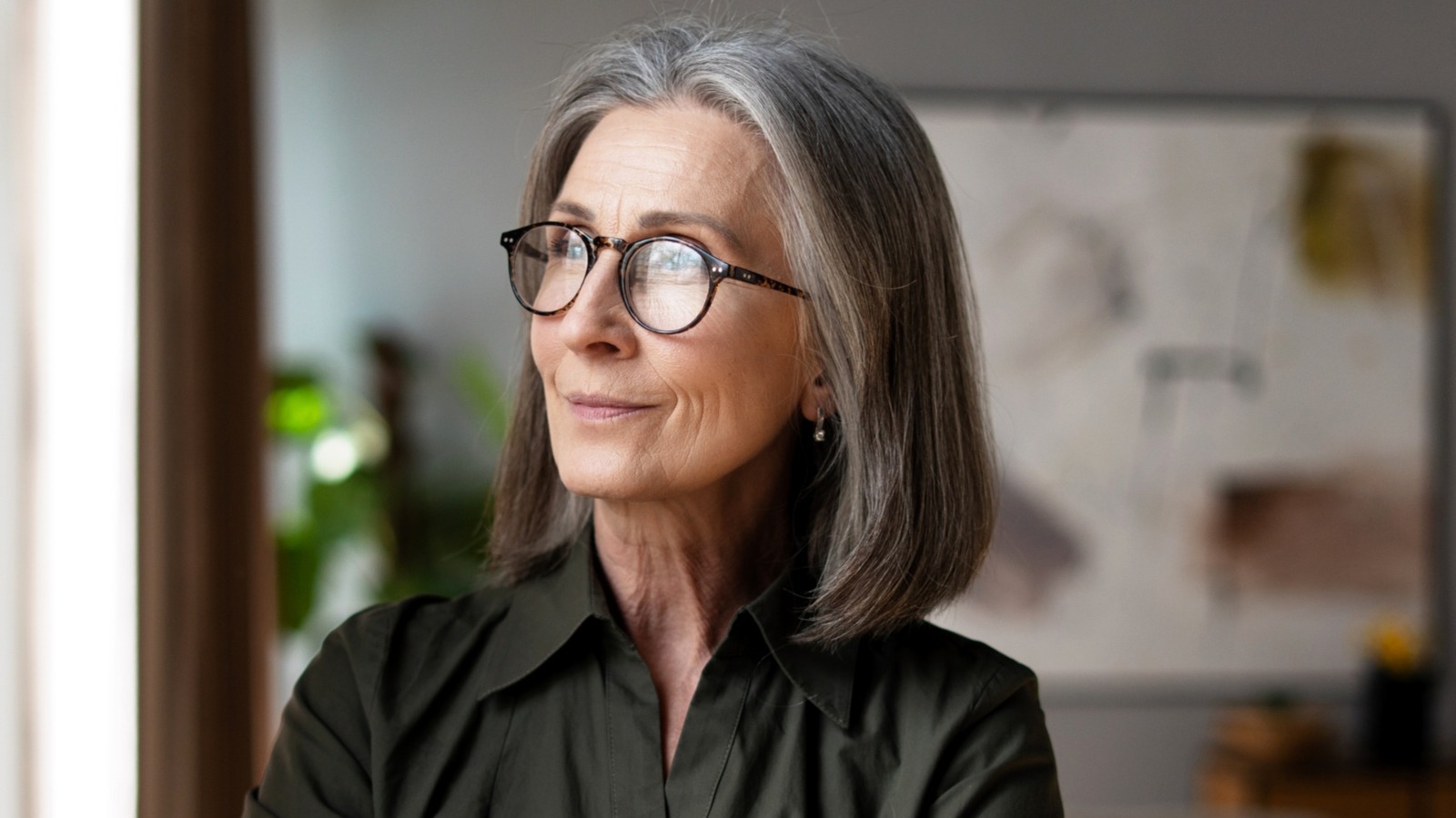 Pourquoi une coupe de cheveux mi-longue est le look parfait pour les femmes plus âgées