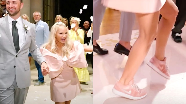 Kristin Chenoweth portant une robe de cocktail rose et des baskets lors de sa réception de mariage