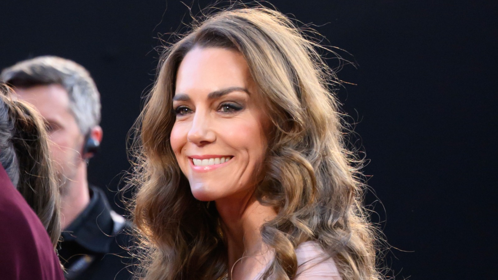 De rares fois où nous avons eu un aperçu des cheveux naturels de Kate Middleton