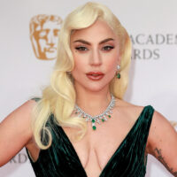 Les mèches blondes emblématiques de Lady Gaga sont encore plus belles que sa couleur de cheveux naturelle