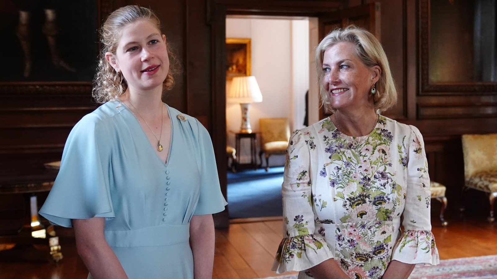Royal Bobs qui font une inspiration parfaite pour un salon de coiffure