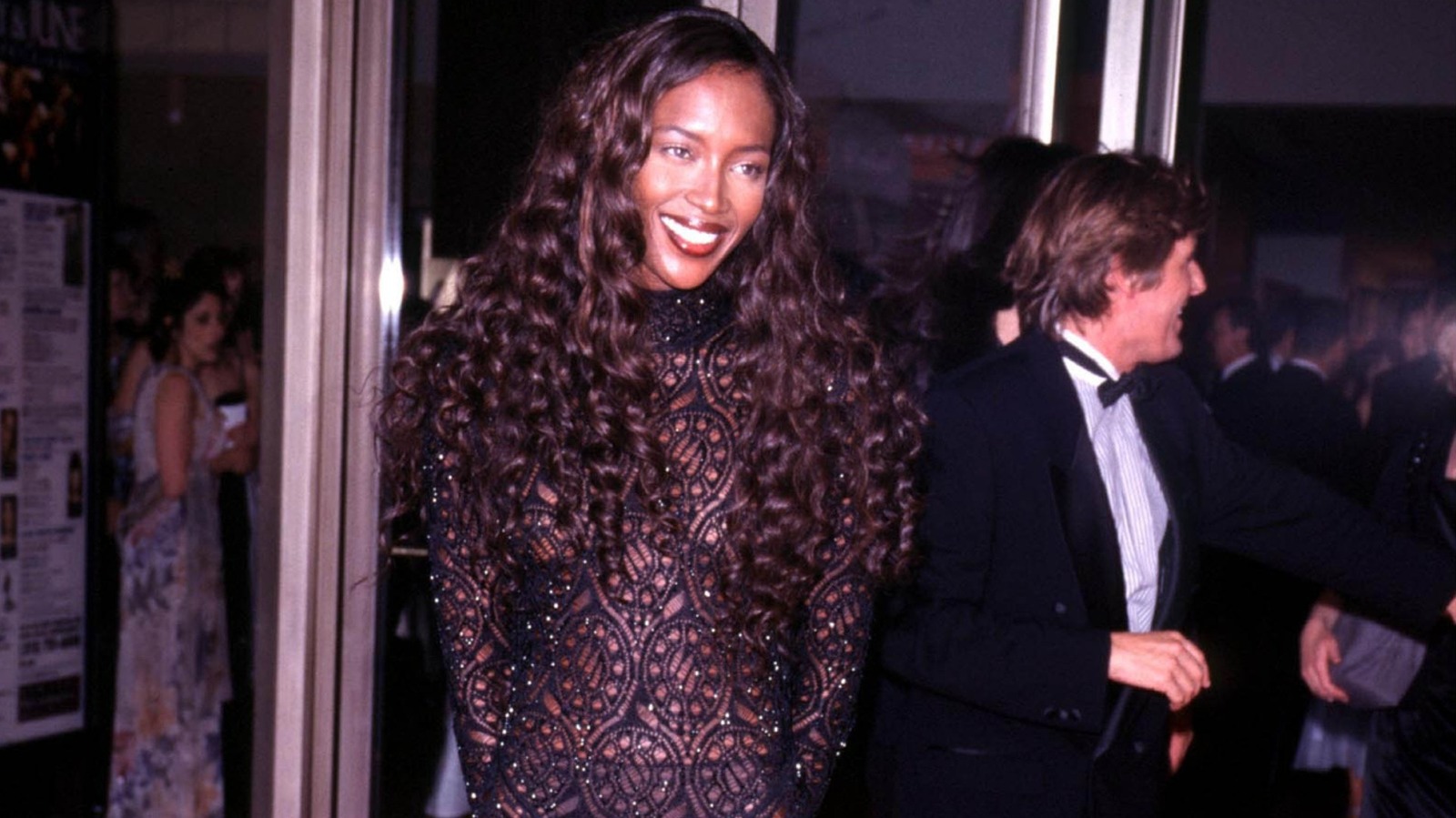 Les looks les plus emblématiques du mannequin Naomi Campbell des années 90