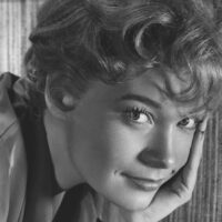 Vous vous souvenez de la star des années 60 et 70, Shirley MacLaine ? Voici à quoi elle ressemble maintenant