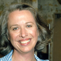 Vous vous souvenez de la star des années 70 Polly Holliday ? Voici à quoi elle ressemblait des décennies après Alice Fame