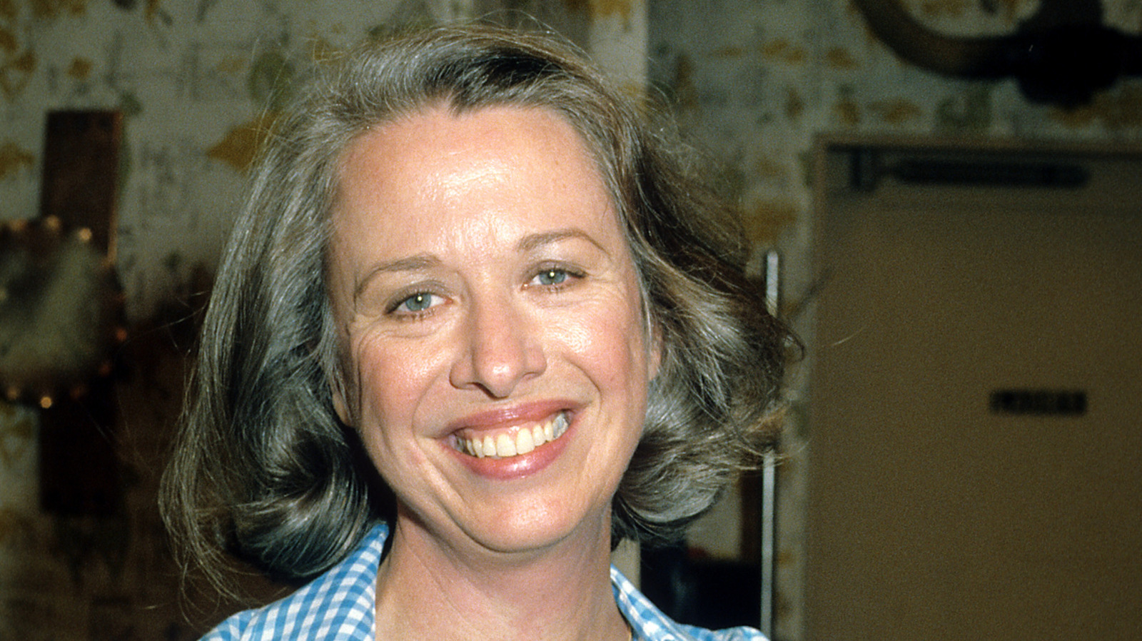 Vous vous souvenez de la star des années 70 Polly Holliday ? Voici à quoi elle ressemblait des décennies après Alice Fame