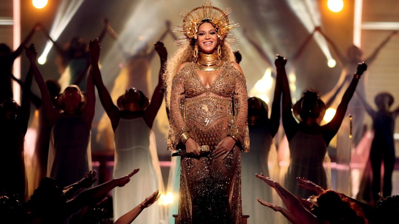 Beyoncé en prestation aux Grammys en 2017