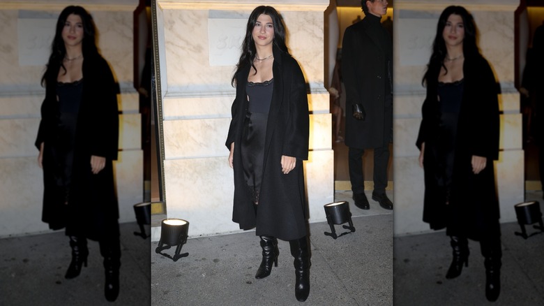 Phoebe Gates assiste à la soirée d'ouverture du magasin phare Skims New York à Midtown le 12 décembre 2024 à New York.