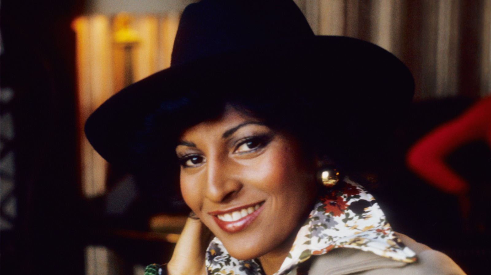 La star des années 70, Pam Grier, est toujours aussi magnifique des décennies plus tard