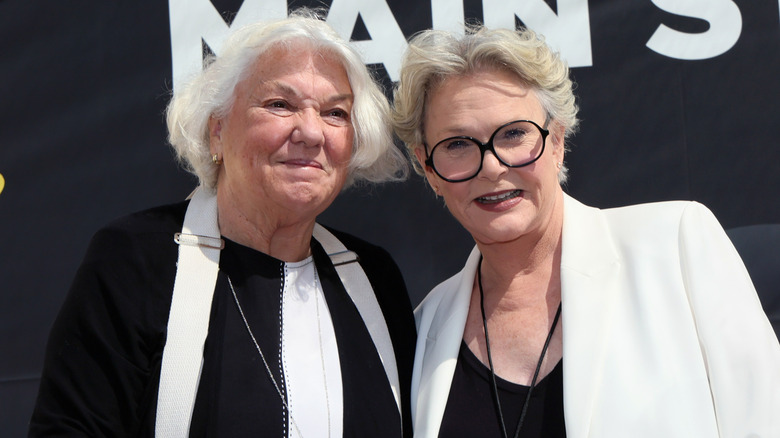 Tyne Daly photographié avec Sharon Gless en 2022