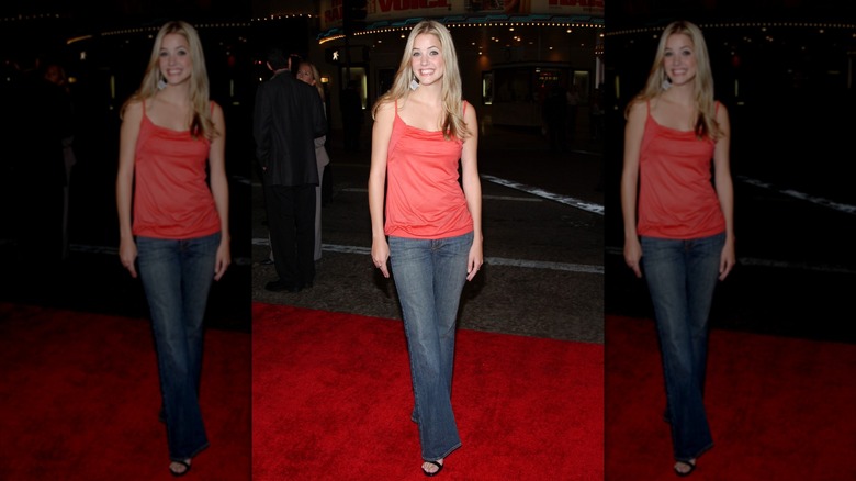 Julie Gonzalo pendant 