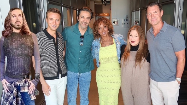 Jeff Lewis, Carnie Wilson et quatre autres personnes posent pour une photo de groupe