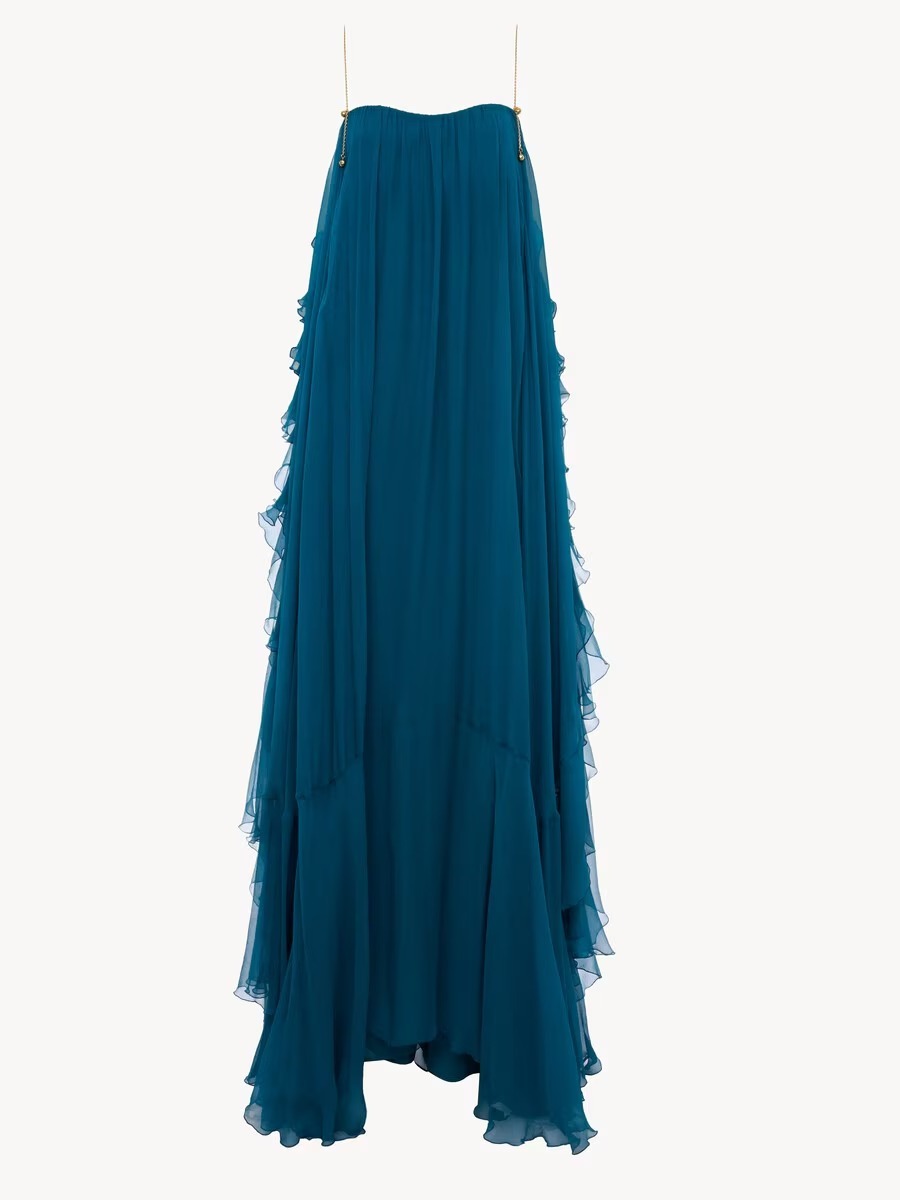 Robe en mousseline de soie verte à fines bretelles en chaîne.