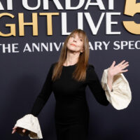 Hannah Einbinder, la fille de la star originale de SNL Laraine Newman, est tout aussi magnifique qu'elle