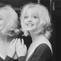 8 des meilleurs looks beauté et coiffure de Goldie Hawn des années 70