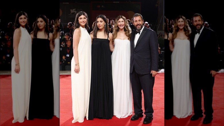 Sunny Madeline Sandler, Sadie Madison Sandler, Jackie Sandler et Adam Sandler assistent à la 