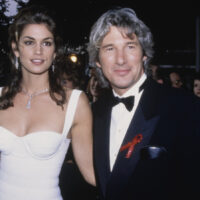 Les couples de célébrités qui dominaient les tapis rouges des années 90 et avaient l'air bien de le faire