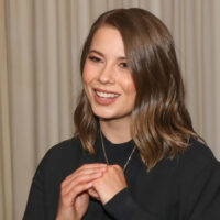 Bindi Irwin a utilisé l'honneur d'un magazine pour promouvoir l'amour-propre : « La beauté ne se trouve pas seulement à l'extérieur »