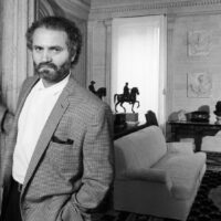 Citation du jour par Gianni Versace : « Ne vous laissez pas influencer par les tendances. Ne faites pas de mode…'