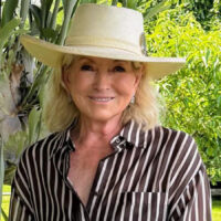 Martha Stewart adore cet accessoire d'été élégant aux bienfaits pour la peau