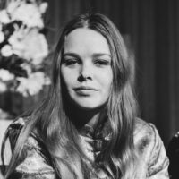 Voici à quoi ressemble la chanteuse des Mamas & The Papas Michelle Phillips maintenant