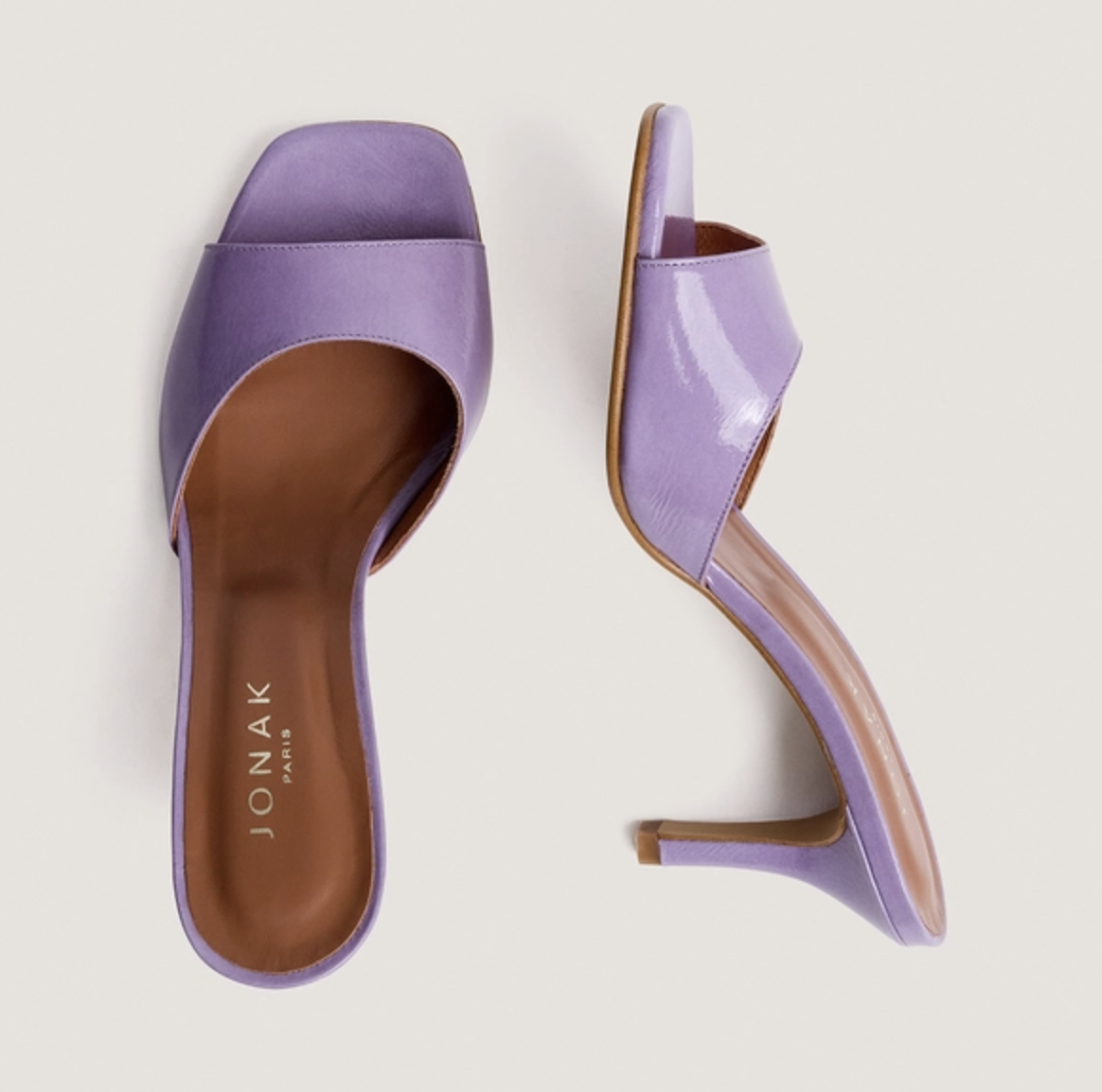 Mules à talons en cuir verni (100 euros)