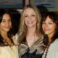 6 jolies photos de la star de Mod Squad, Peggy Lipton, avec ses filles Kidada et Rashida Jones