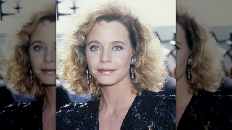 Susan Dey avec un carré bouclé et volumineux dans les années 80