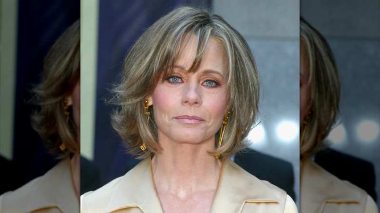 Susan Dey avec un lob superposé et une frange en 2002
