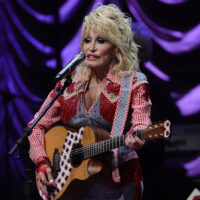 Citation du jour par Dolly Parton : « Vous n'avez pas besoin d'être une beauté délirante pour… »