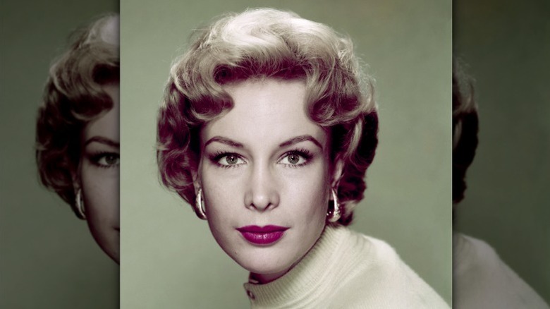 Barbara Eden sur une photo posée vers 1960