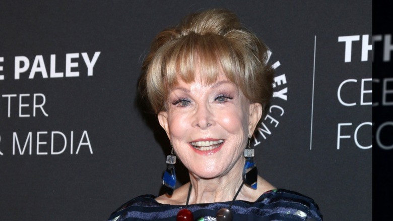 Barbara Eden pose sur le tapis rouge pour les Paley Center Honors en 2019