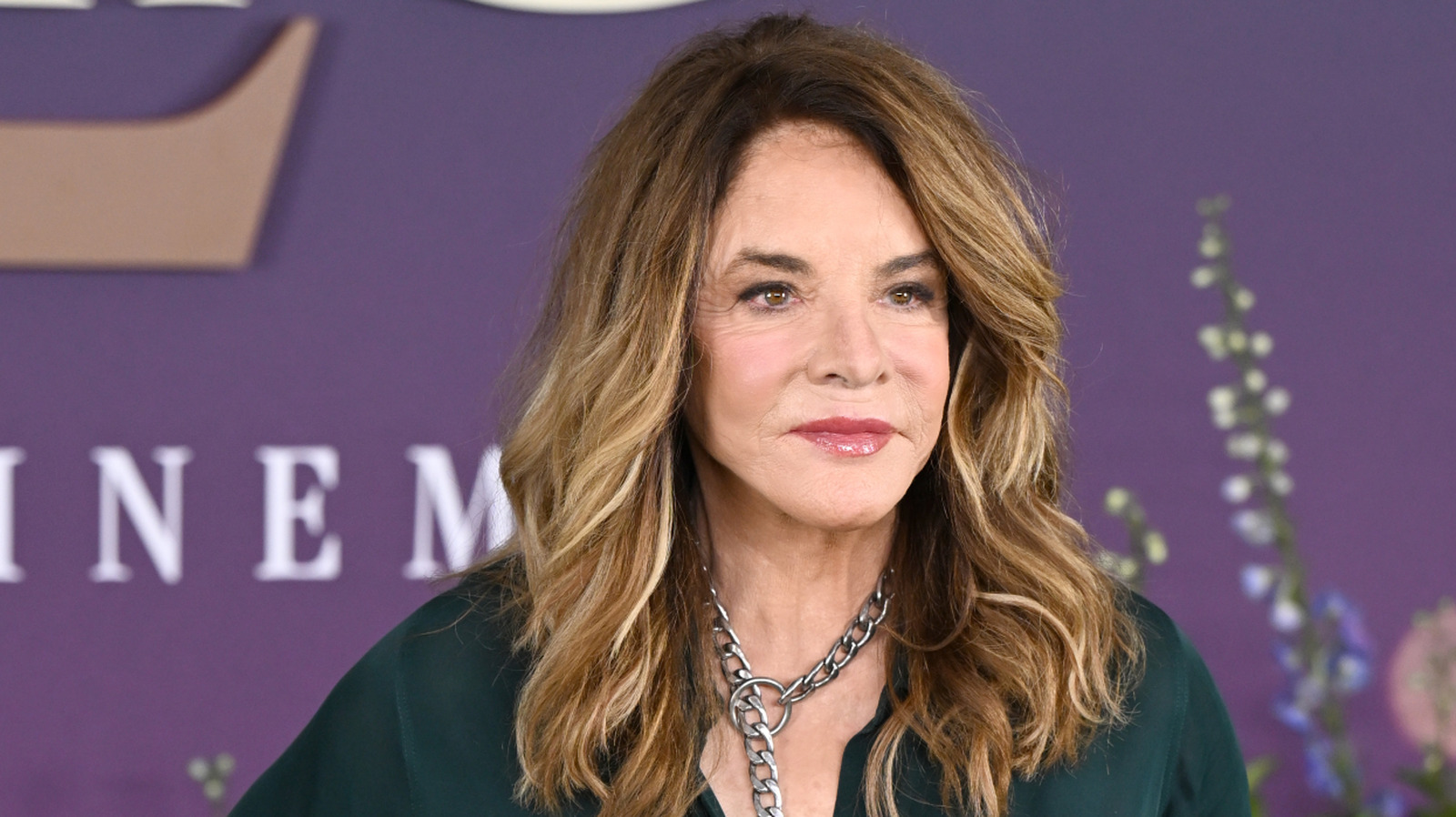 Stockard Channing, 82 ans, étourdit lors d'une rare apparition publique et nous donne une grande inspiration capillaire