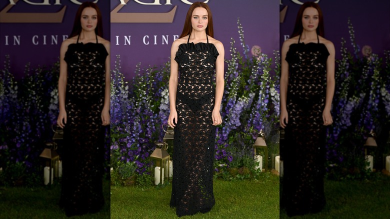 Joey King en deux pièces à la première de Practical Magic 2