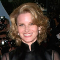 Vous vous souvenez de Bridget Fonda ? L'icône des années 90 est le modèle ultime pour vieillir en beauté