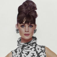 Des photos de retour du mannequin Jean Shrimpton des années 60 qui capturent complètement l'époque